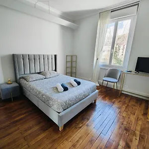 Self-checkin Town House - To Rent In A Beautiful Modern Town House - Not A - Location De Avec Arrivee En Autonomie - Extra Fee For Sheets And Towels - Private Parking - Check Your Plateform Inbox And Follow Check-in Instructions Séjour chez l'habitant